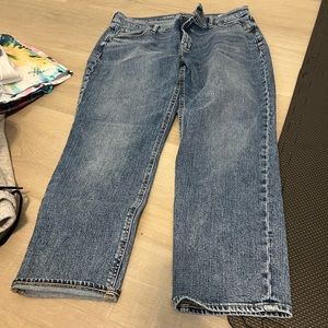 Old navy mid rise boyfriend jean
